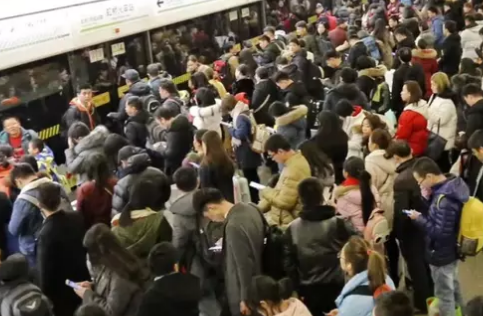 上海地铁2号线的运行时间是多长呢（上海地铁单日客流）