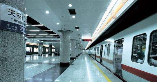北京地铁是哪一年建成的（北京地铁何时建成）